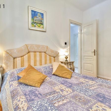 Boutique Apartman Villa Mediteran Porec Bagian luar foto