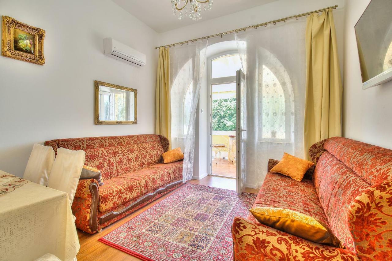 Boutique Apartman Villa Mediteran Porec Bagian luar foto