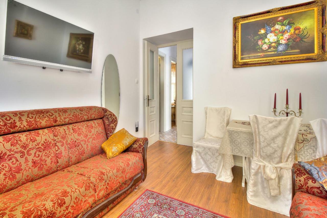 Boutique Apartman Villa Mediteran Porec Bagian luar foto